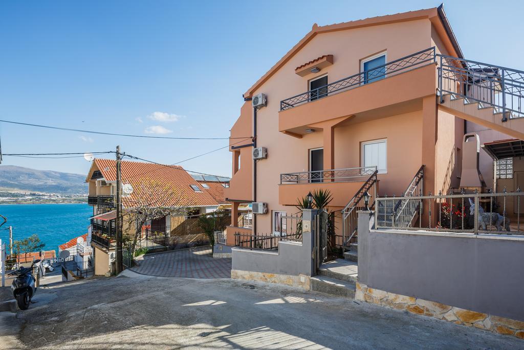 Apartments Viljac Trogir Eksteriør bilde