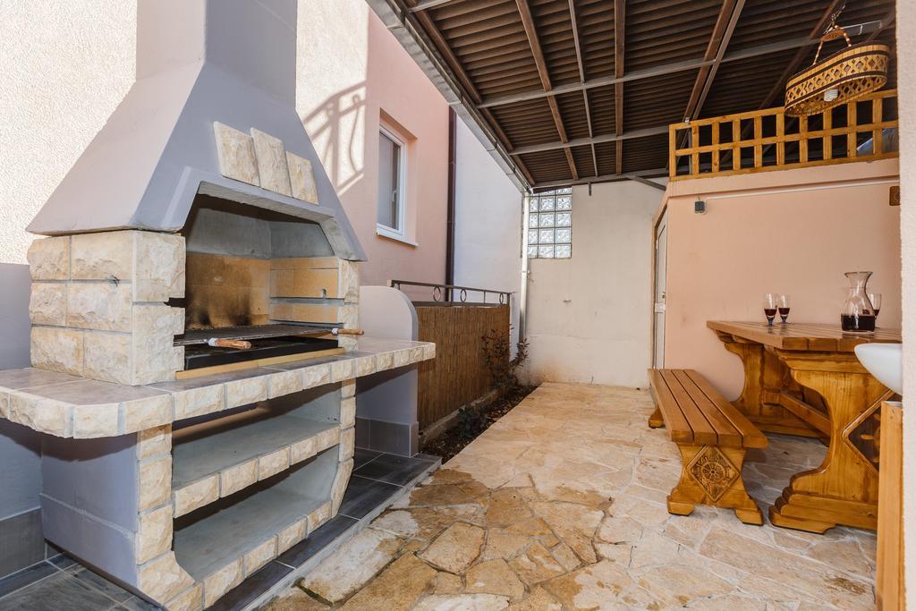 Apartments Viljac Trogir Eksteriør bilde